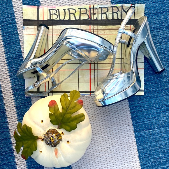 Burberry Silver Metallic pumps, chunky! Excellent Condition! Size ❤️🔥 - Picture 11 of 11